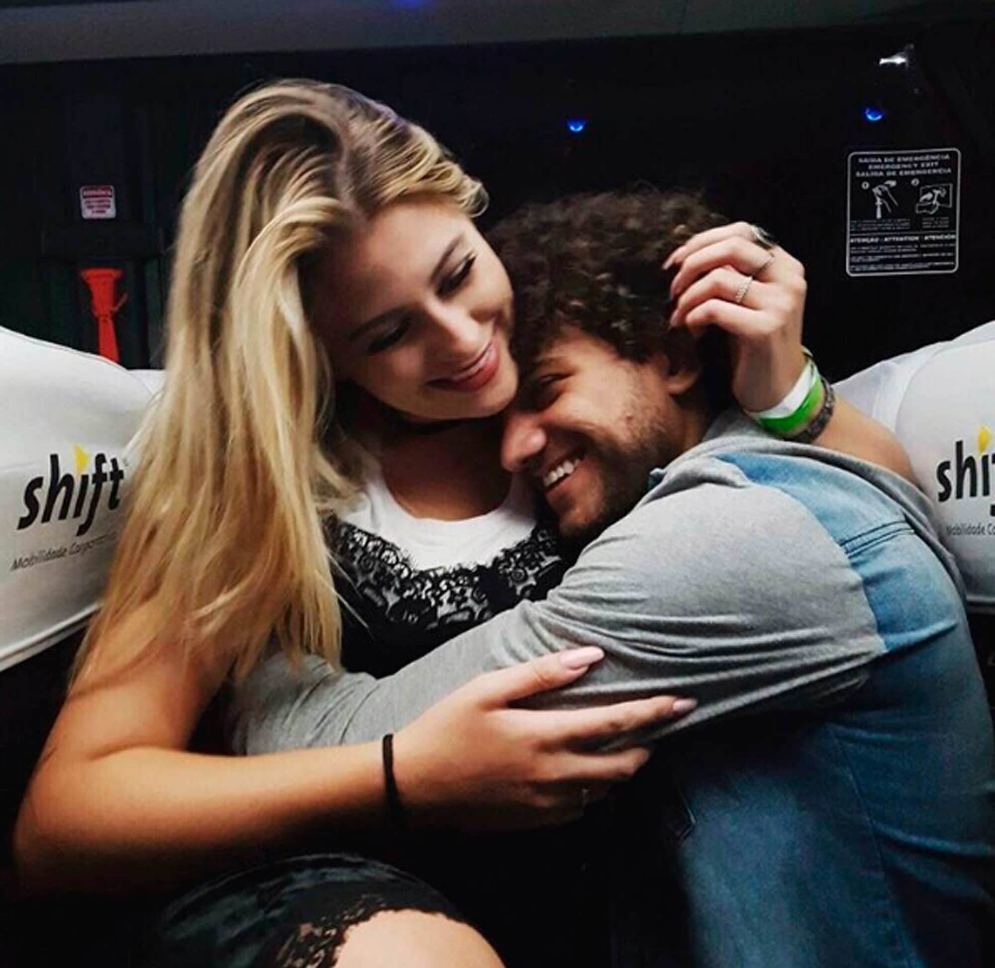 Casamento da Niina Secrets: “Não nos desgrudamos mais desde o primeiro dia que a gente saiu”