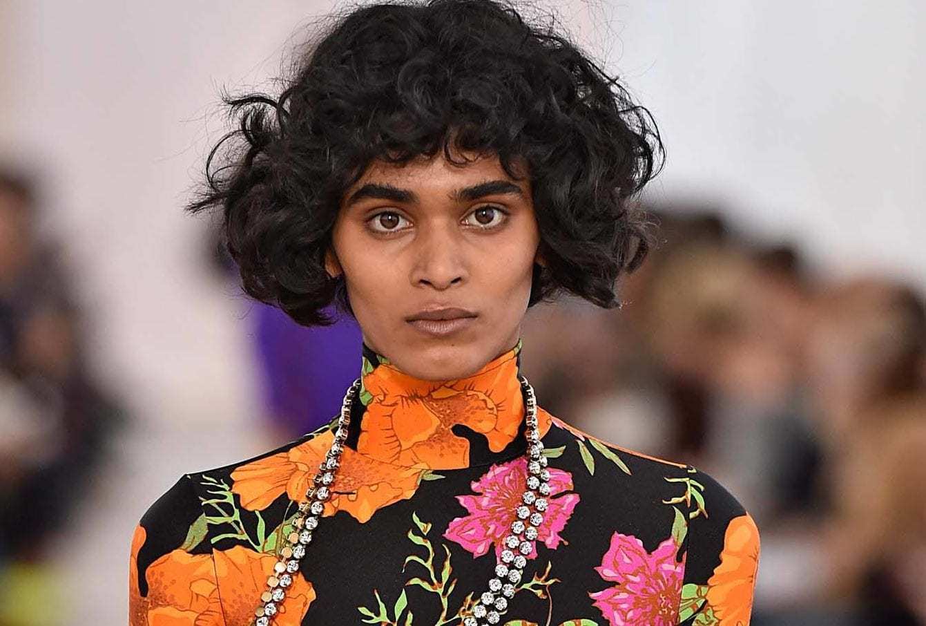 como cachear cabelo alisado