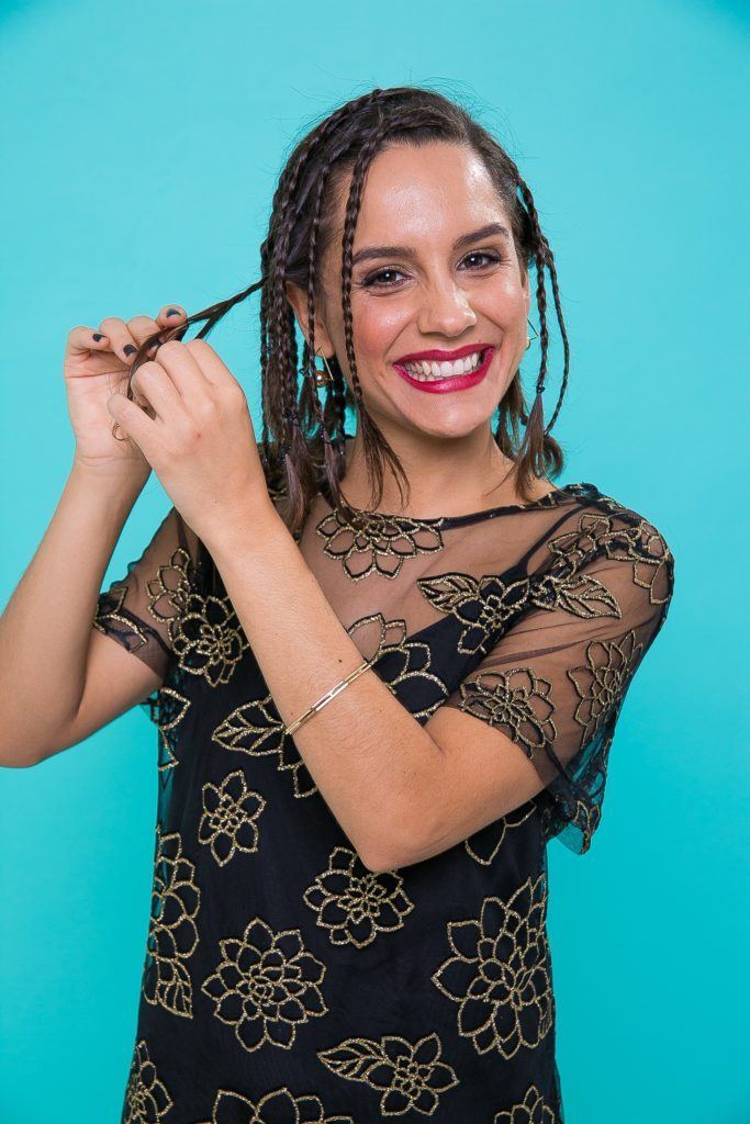 Cabelo liso curto com trancinhas