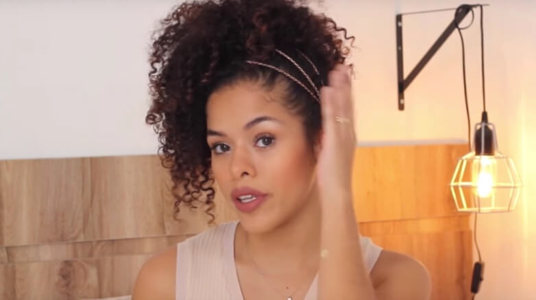 Coque abacaxi: como fazer o penteado em passo a passo.