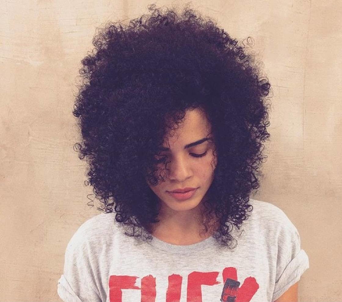 Corte pigmaleão em cabelo cacheado