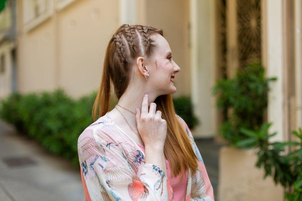 cabelo semipreso com tranças raiz na lateral