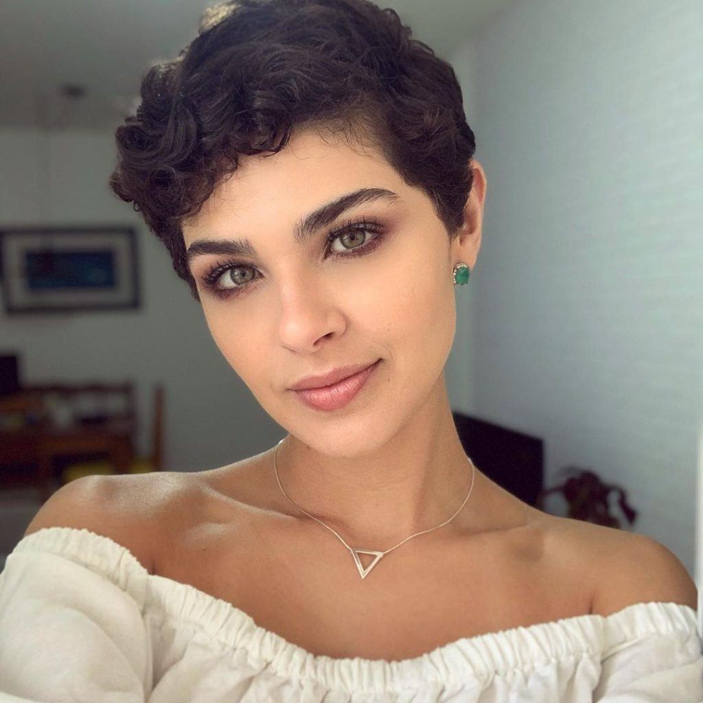 Influenciadora Gabi Vasconcellos