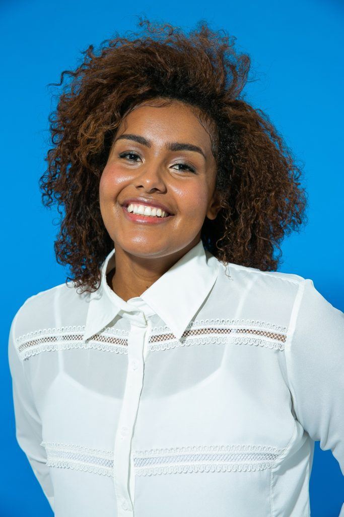 semipreso com twist duplo para cabelo cacheado