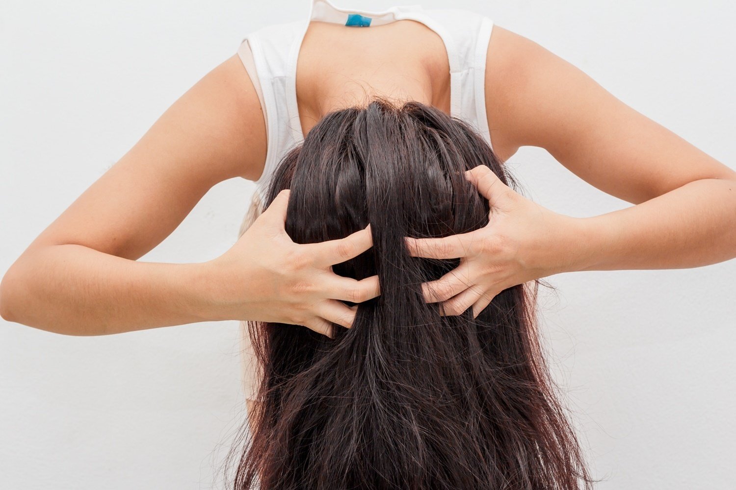 Shampoo a seco: para que serve, como usar e escolher o melhor