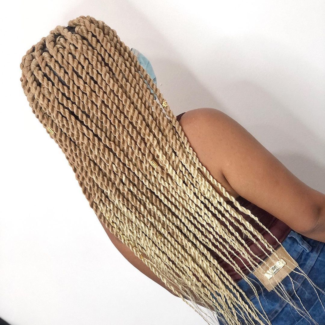 Trança twist: o que é, como fazer sozinha e fotos do estilo