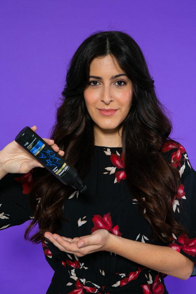Aplicação de creme para preparação do penteado