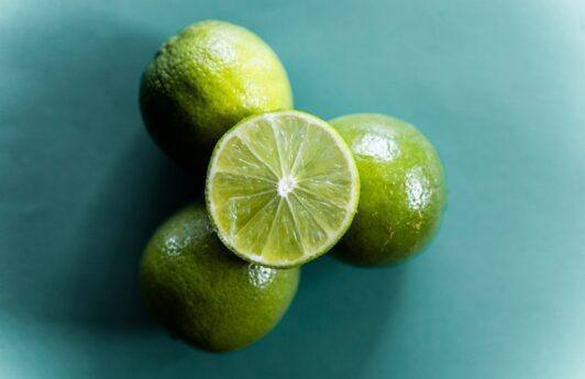 Limão no cabelo: o que você precisa saber antes de usar!