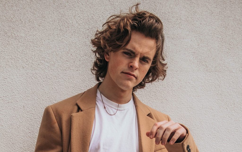 Cortes de cabelo masculino para fios lisos e finos: dicas e fotos