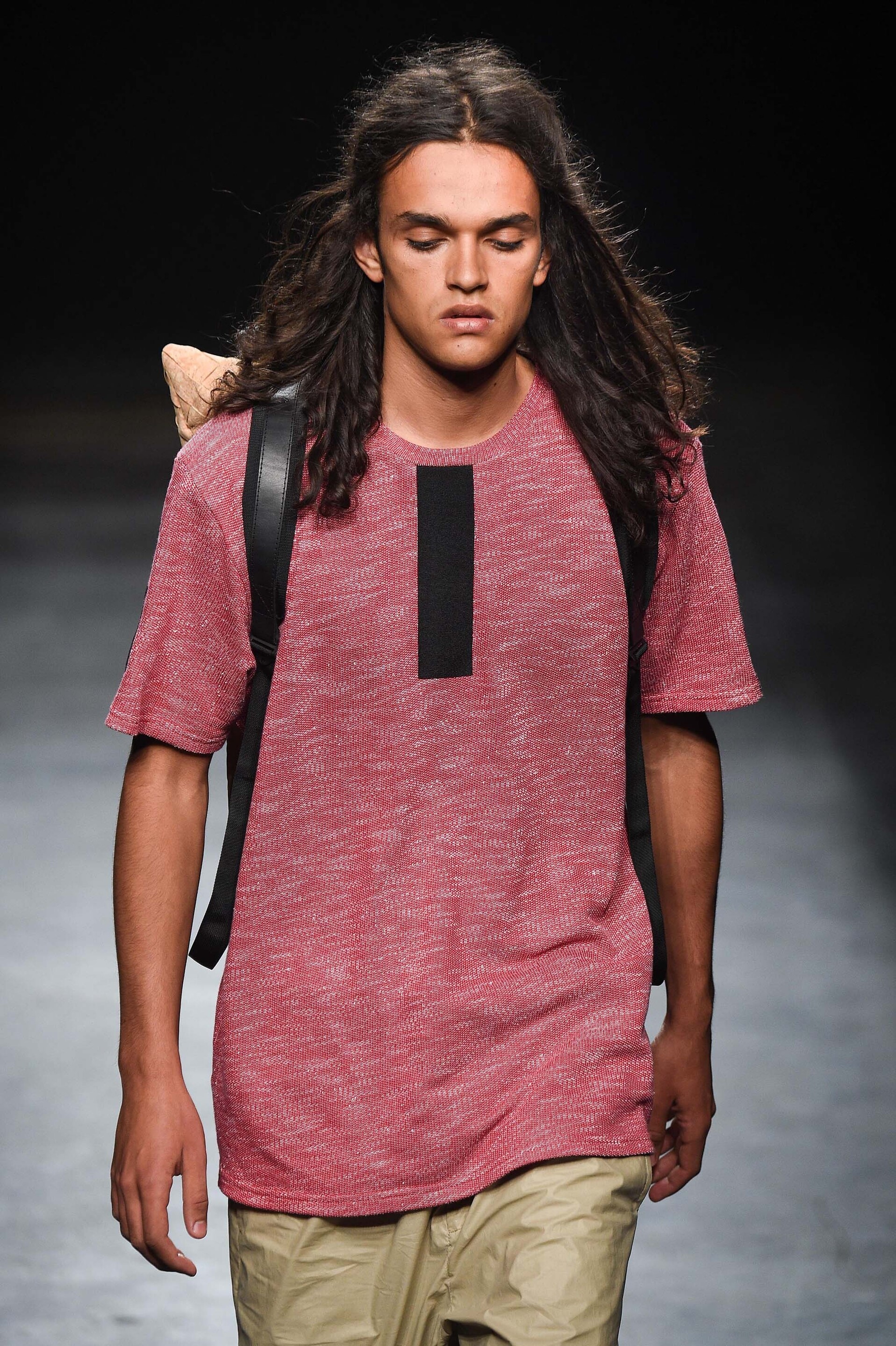 Como arrumar o cabelo masculino comprido