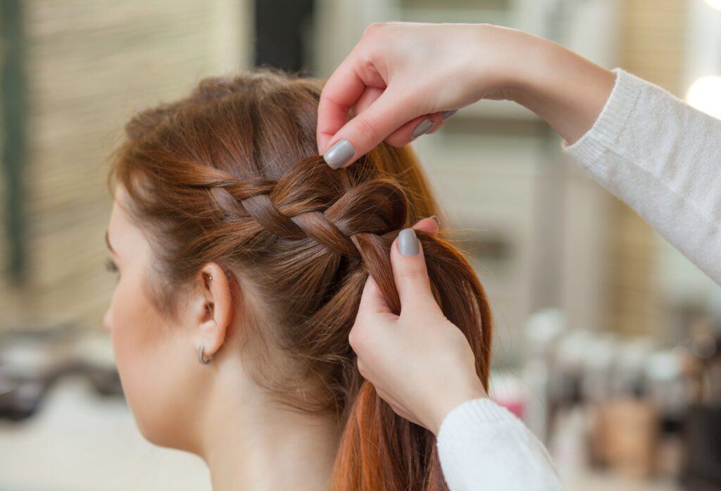 penteado para meninas trança lateral embutida