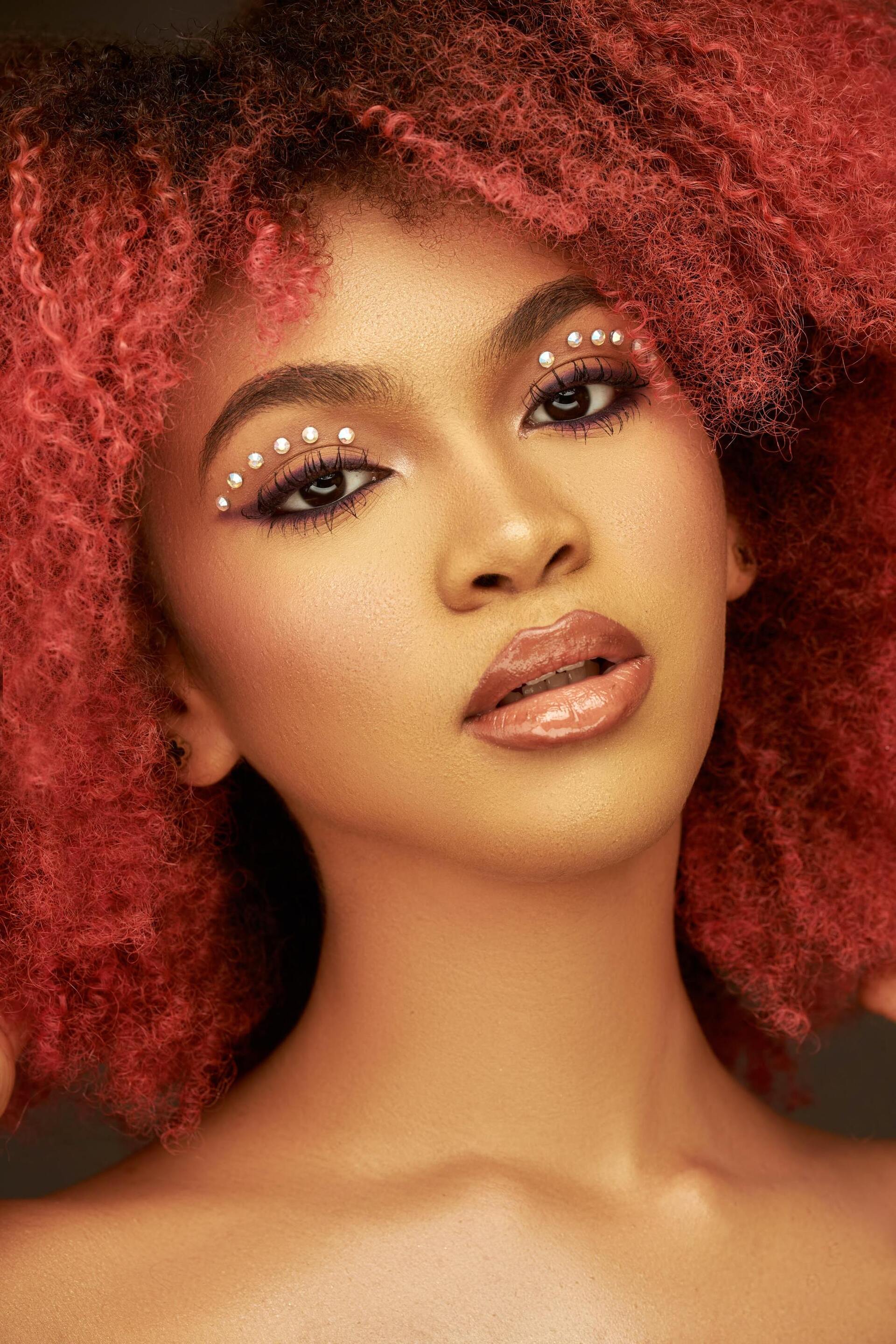 cabelo rosa crespo cacheado tinta spray