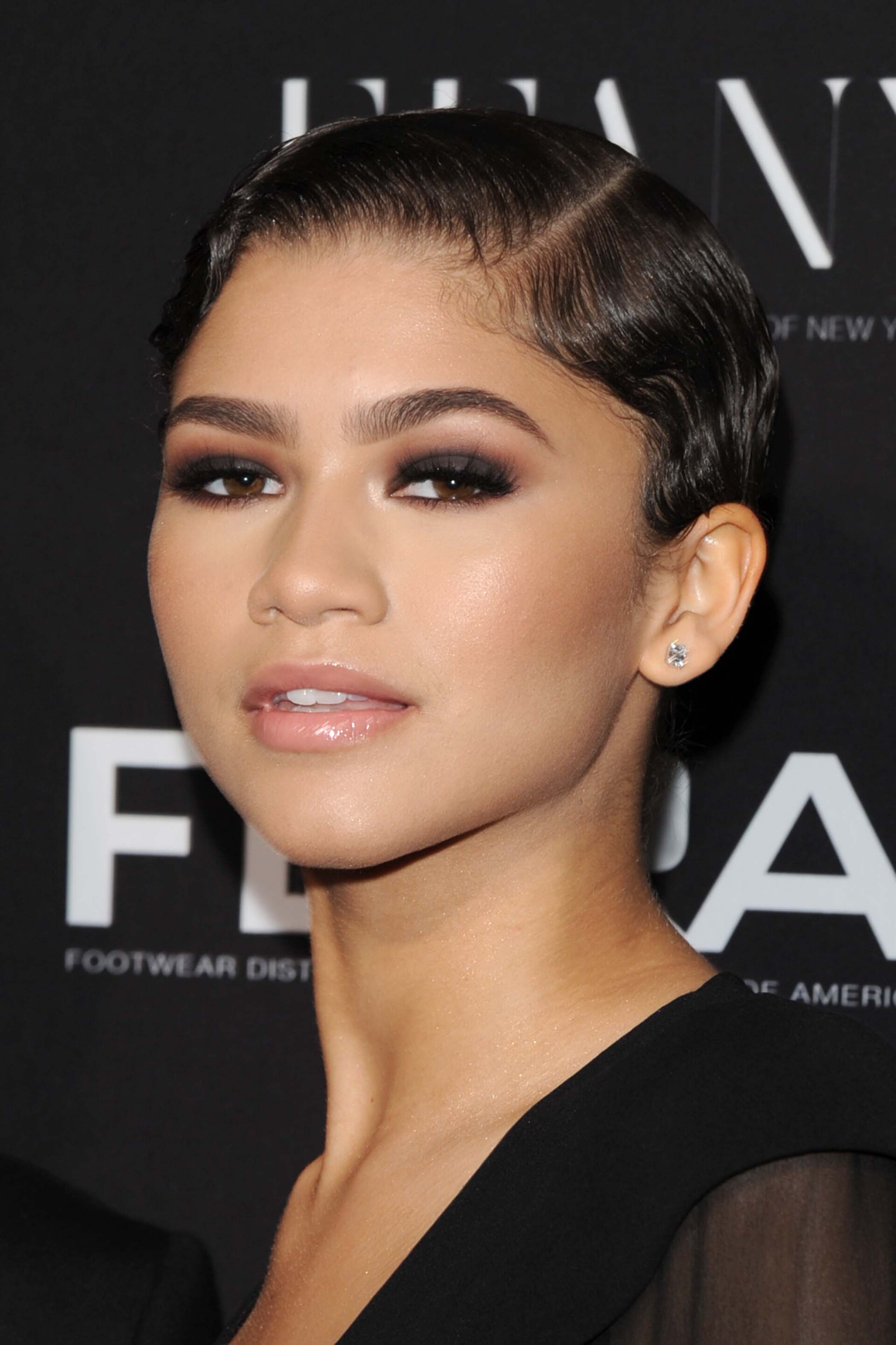 Finger waves: veja como fazer esse penteado queridinho das famosas!
