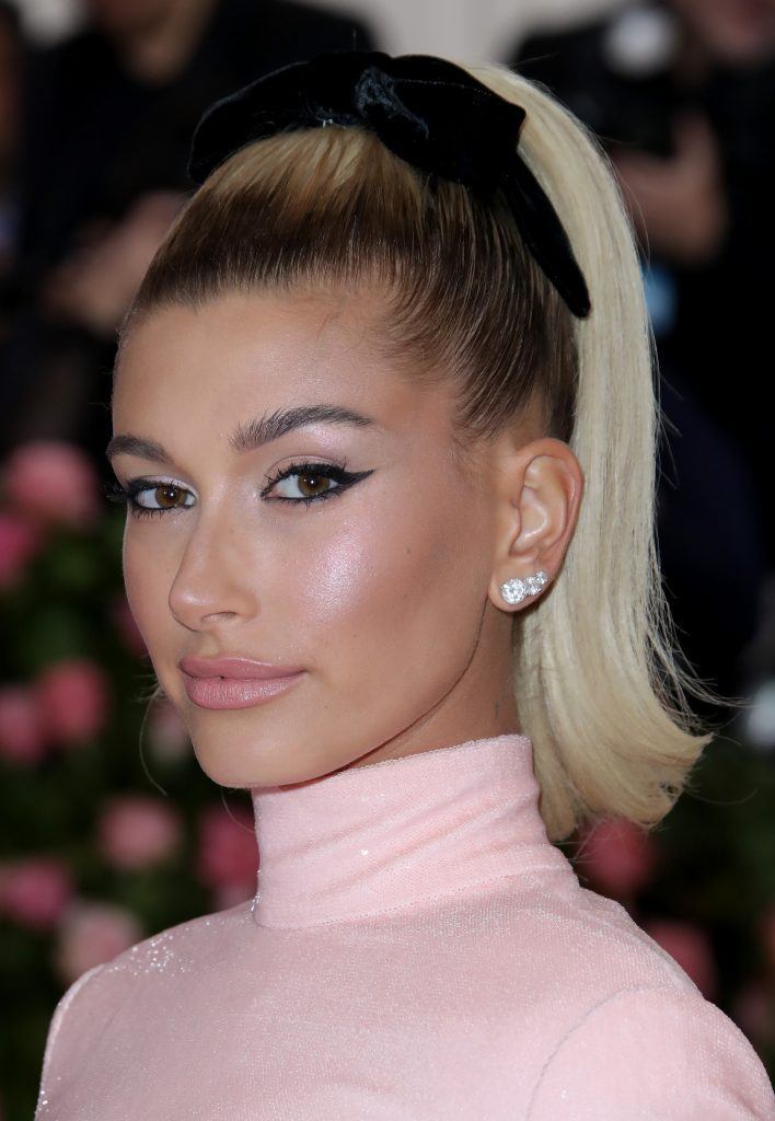 penteado rabo de cavalo alto y2k acessório