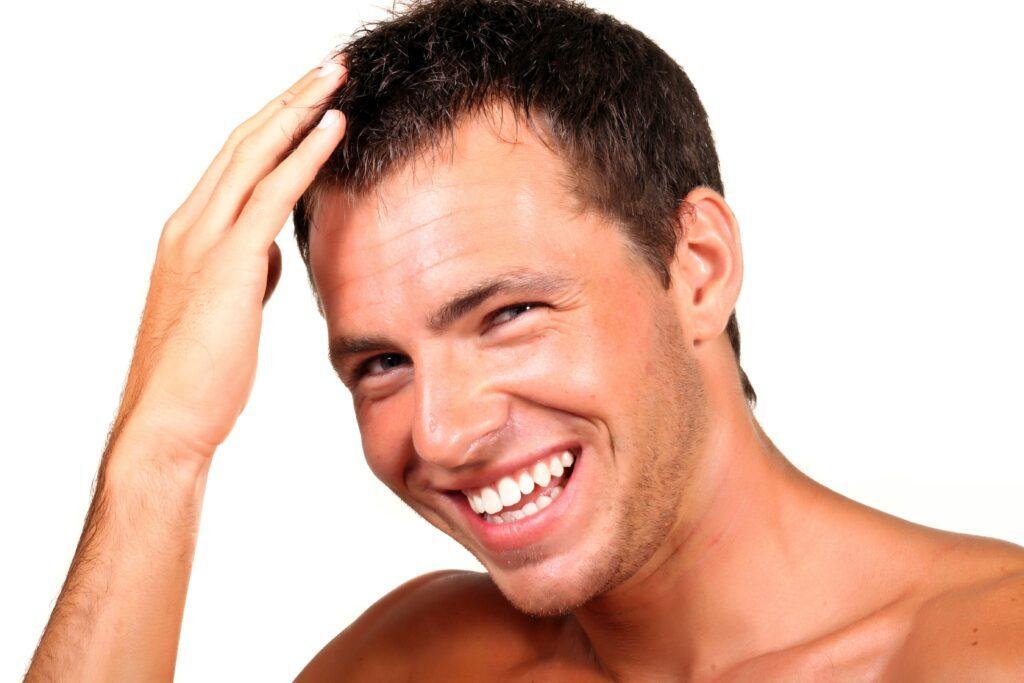 Entradas no cabelo: é normal ter? Como cuidar? Tire suas dúvidas aqui!