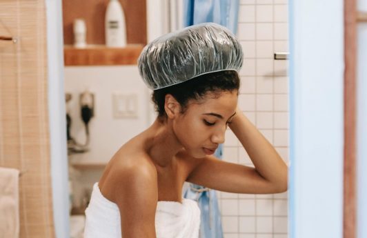 Cabelo e menstruação: o que pode ou não no período menstrual