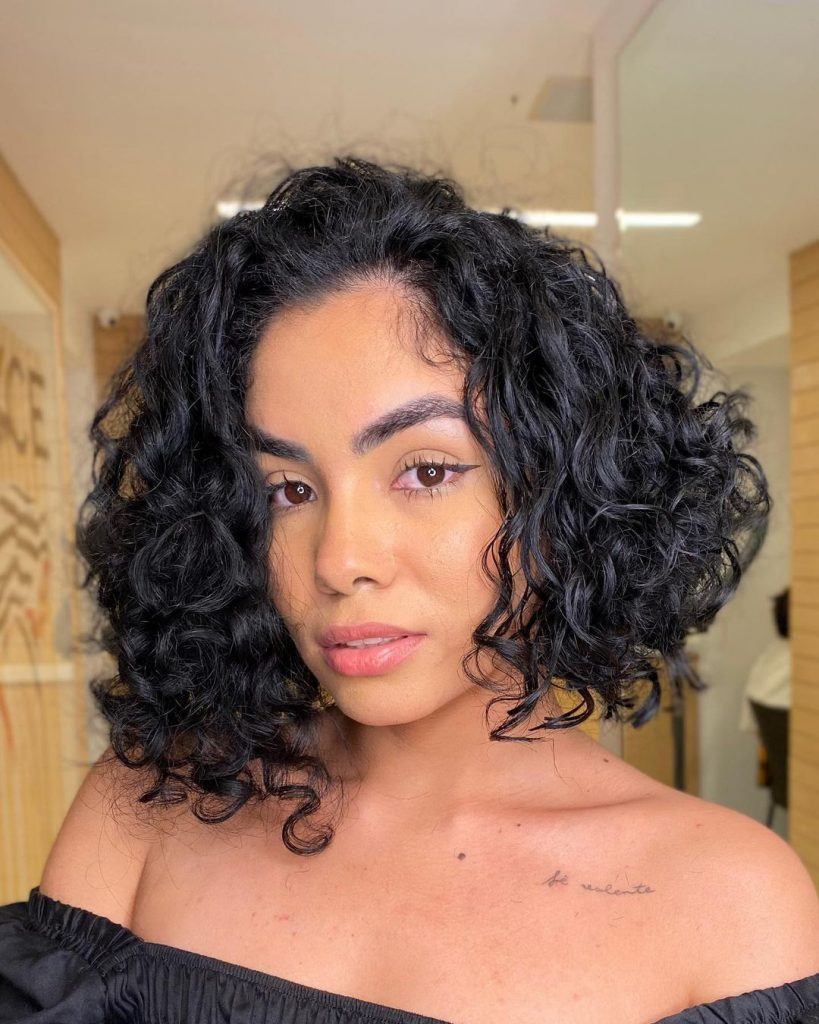 chanel assimétrico cabelo cacheado