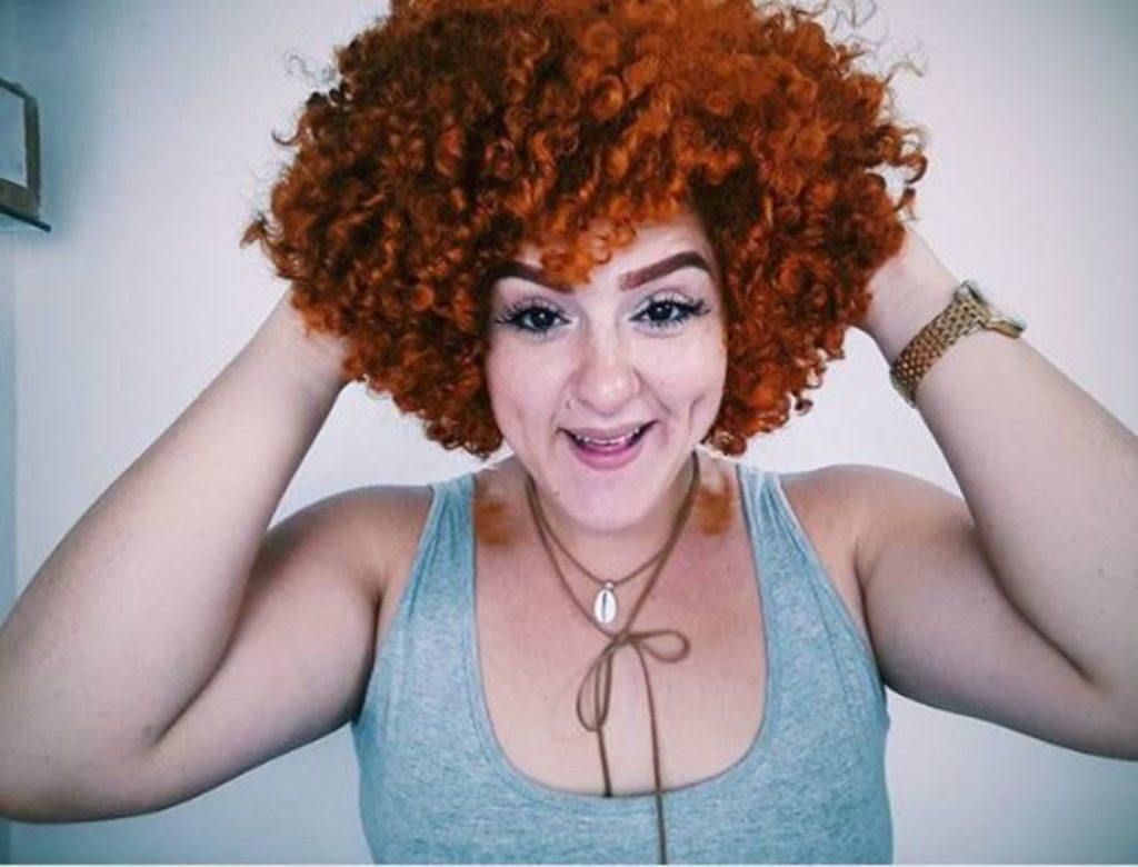 modelo de Desafios do cabelo ruivo