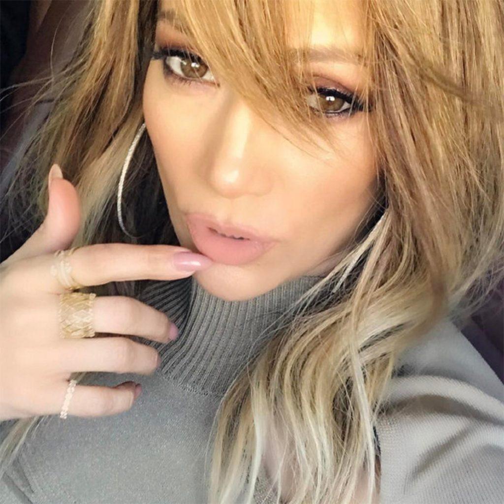 Jennifer Lopez com franja