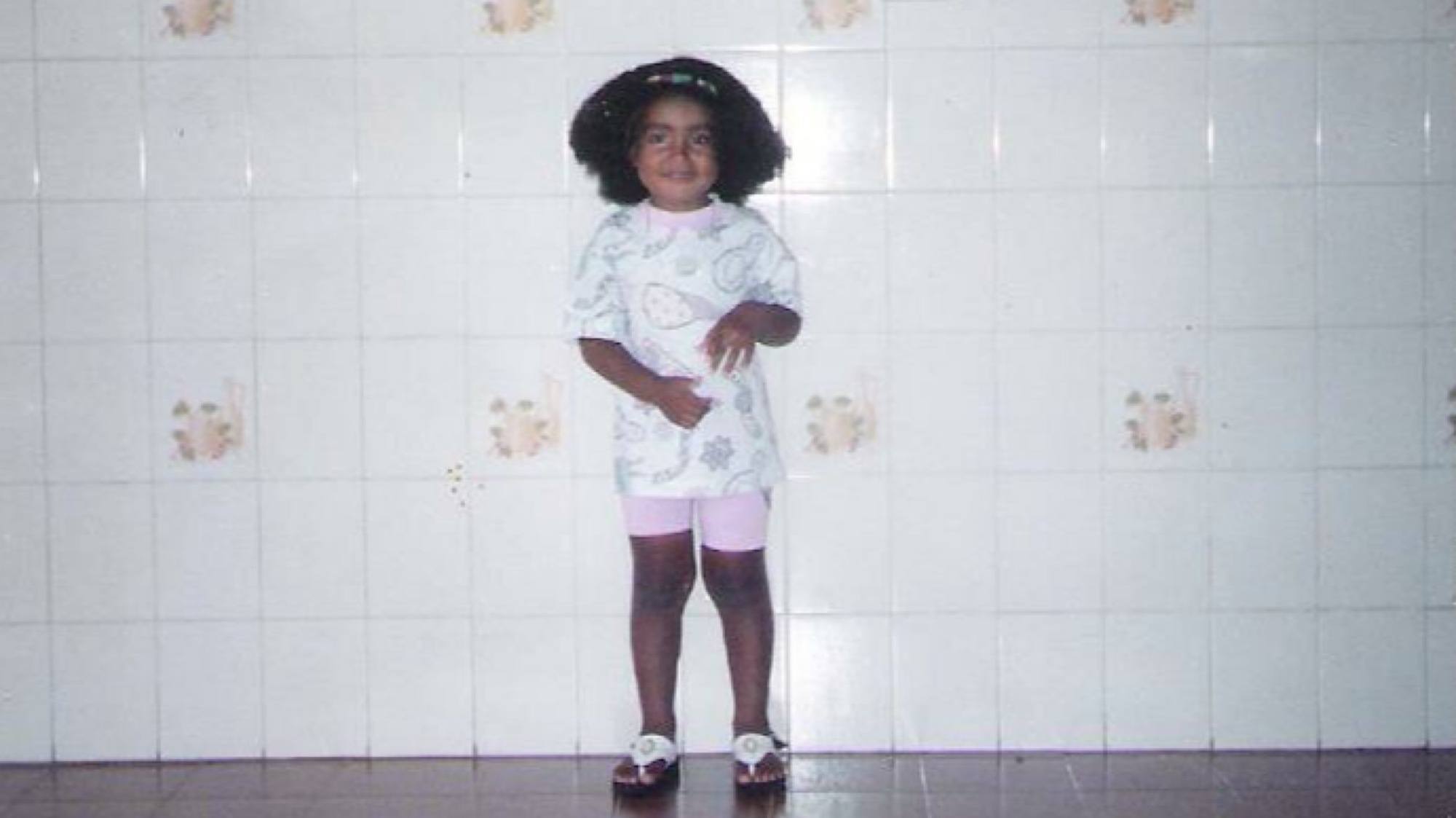 Foto de Aline Bibiano quando era criança
