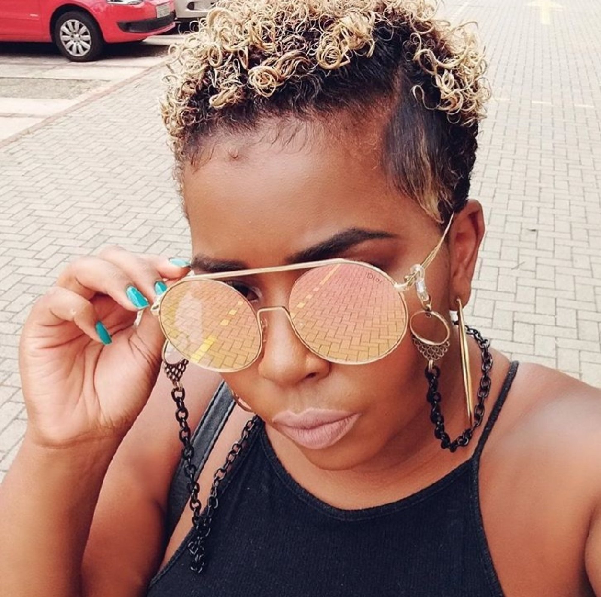 Inspirações de baby hair no cabelo crespo para aderir ao visual já!