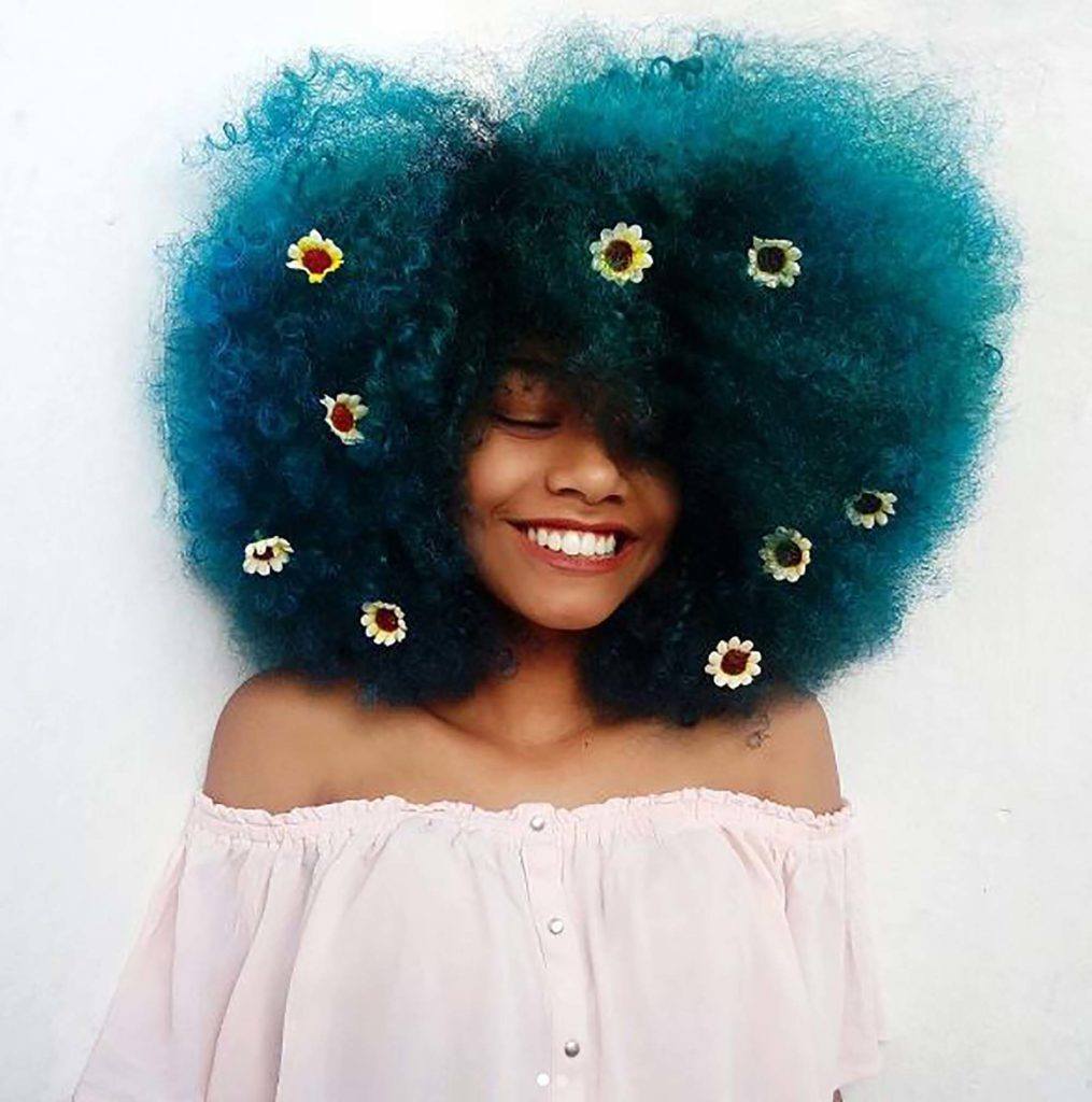 modelo de cabelo cacheado do Instagram