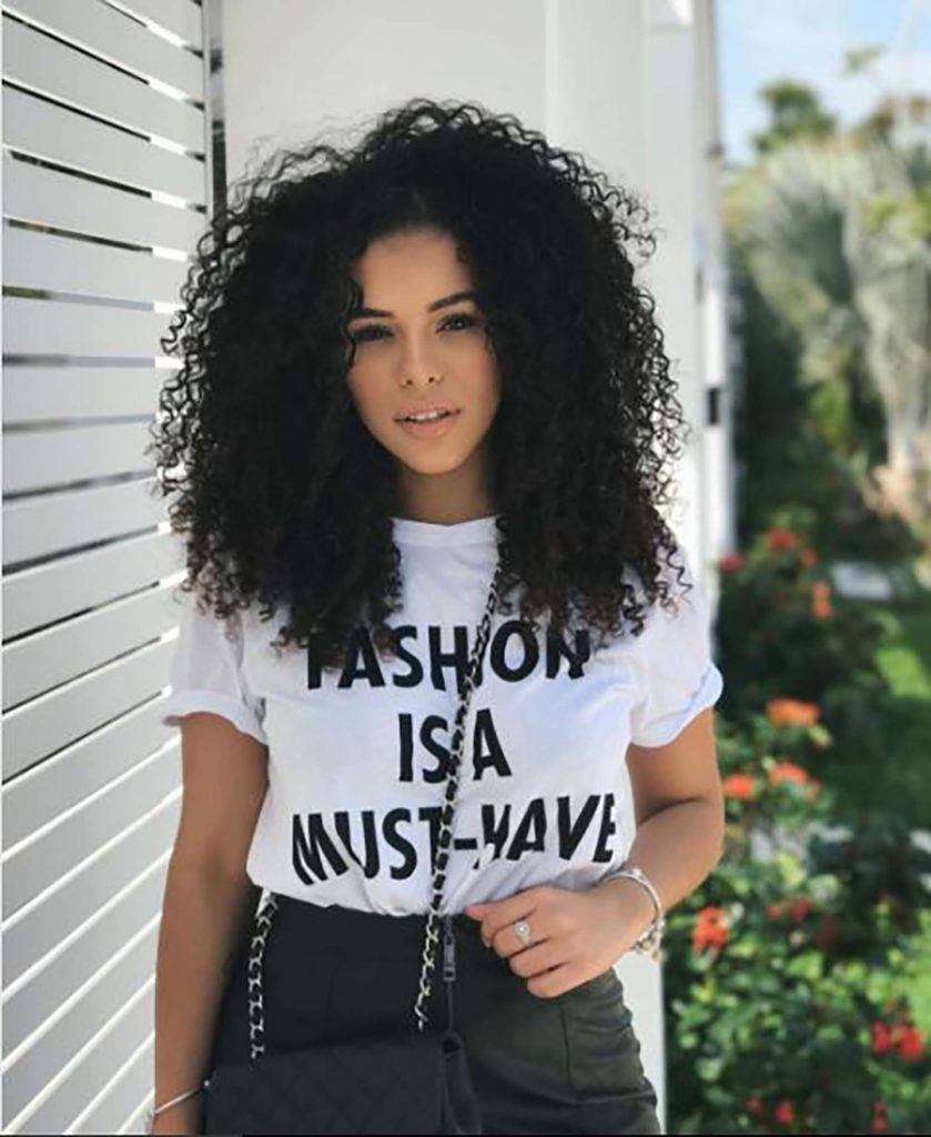 modelo de cabelo cacheado do Instagram