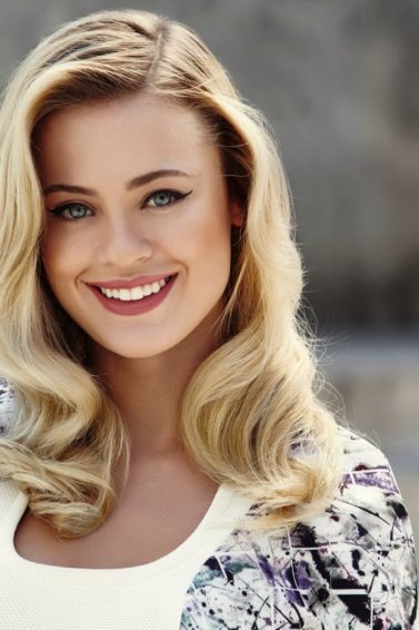 modelo de cabelo ondulado de hollywood final