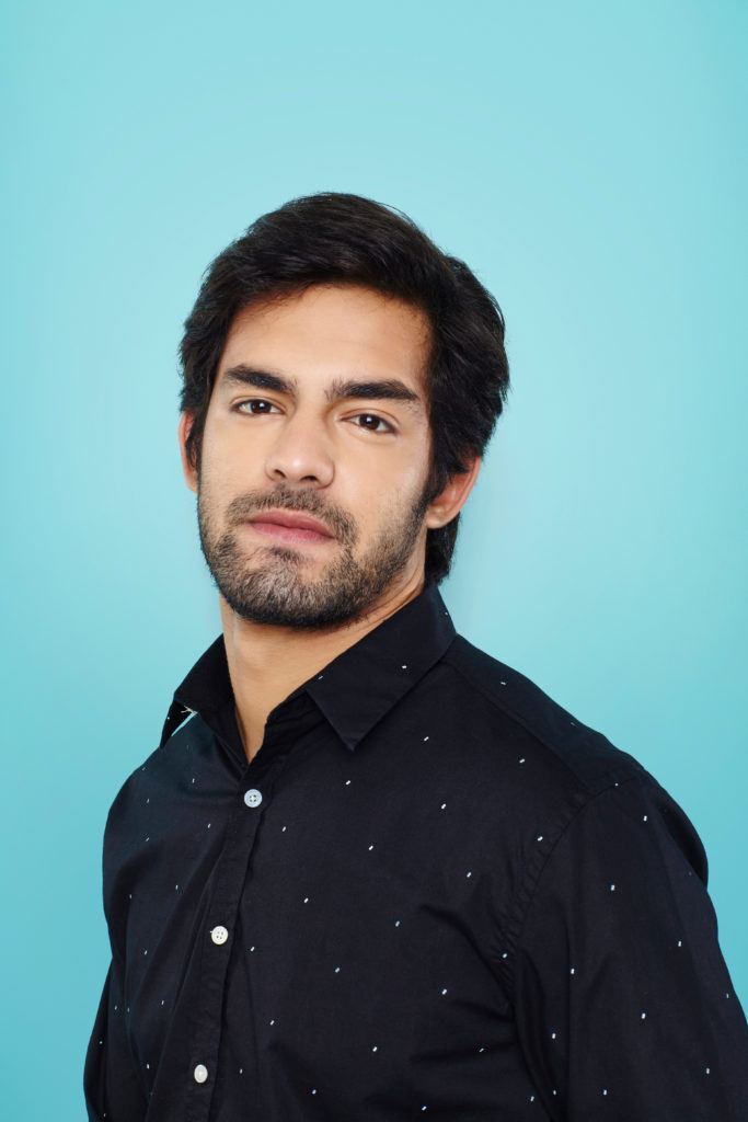 Cabelo liso masculino alinhado