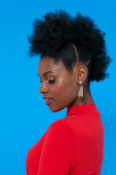 modelo com moicano para matéria como usar queratina no cabelo crespo