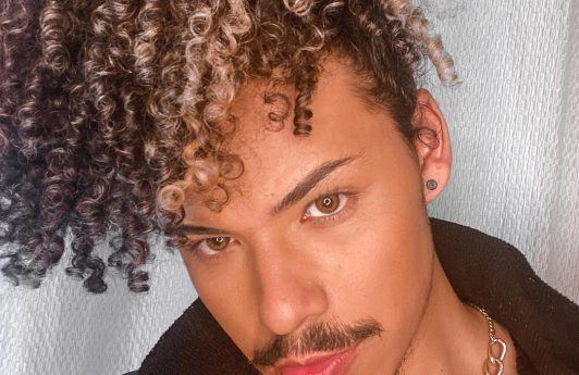 12 homens com cabelo cacheado no Instagram que vão inspirar você