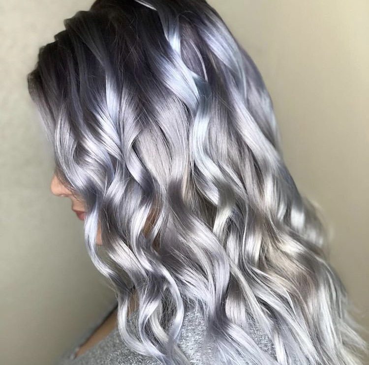 mechas prateadas