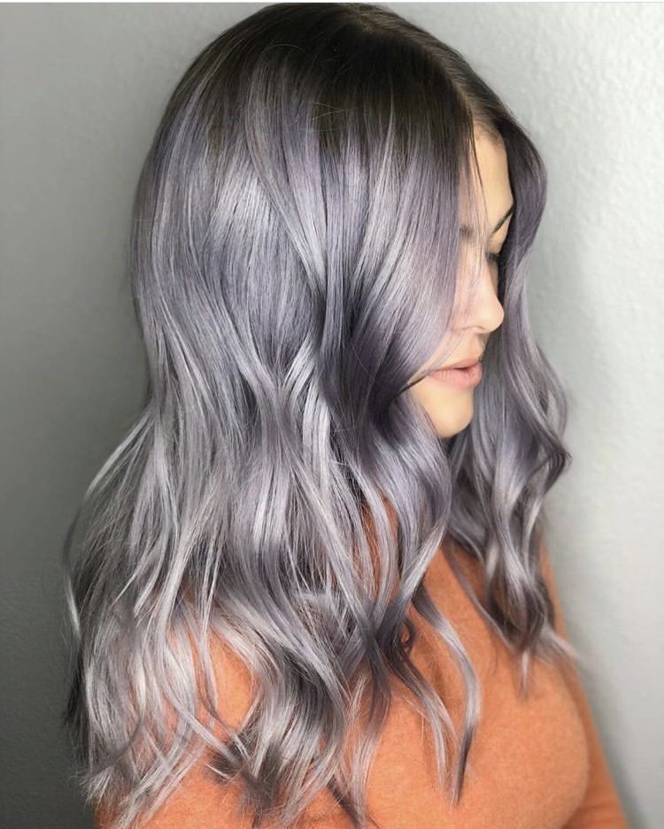 mechas prateadas