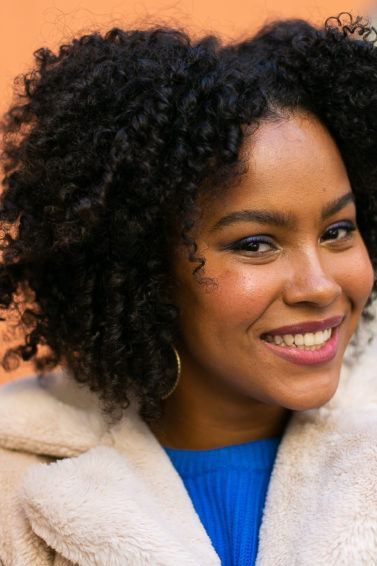 Cabelo crespo afro com texturização