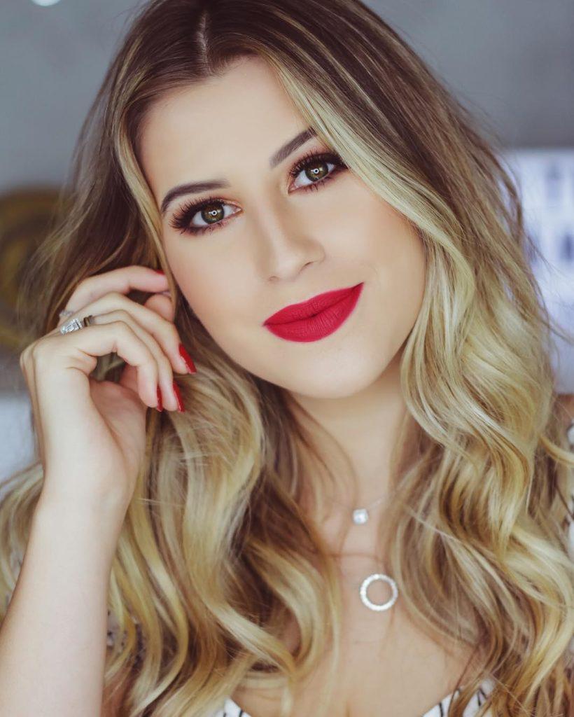Cabelo liso loiro Niina Secrets