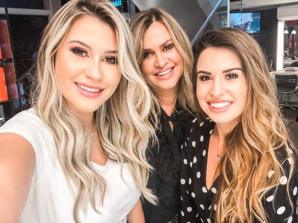 Cabelo liso loiro Niina Secrets