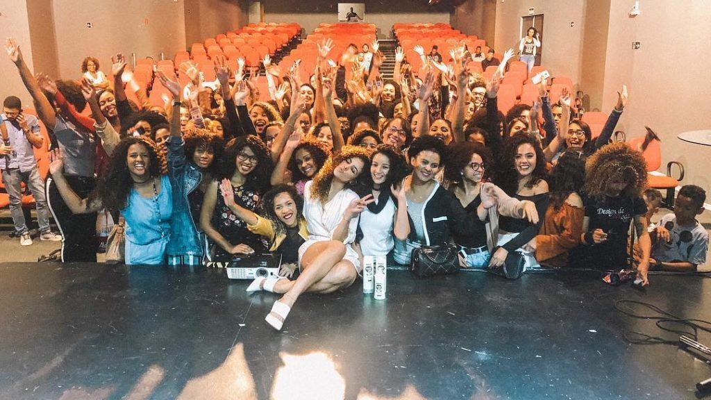 Rayza Nicacio com convidadas