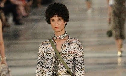 Ari Westphal: o corte de cabelo que deu errado e fez a carreira da modelo decolar