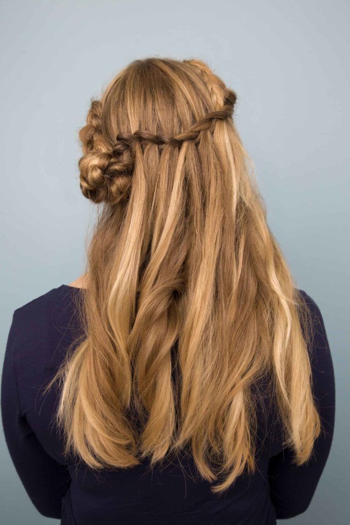 modelo de cabelo em forma de flor