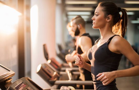 Você sabe como cuidar dos cabelos com progressiva na academia?