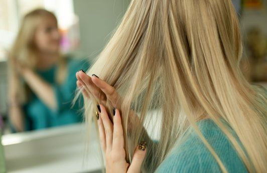 Por que o cabelo para de crescer depois de um certo ponto?