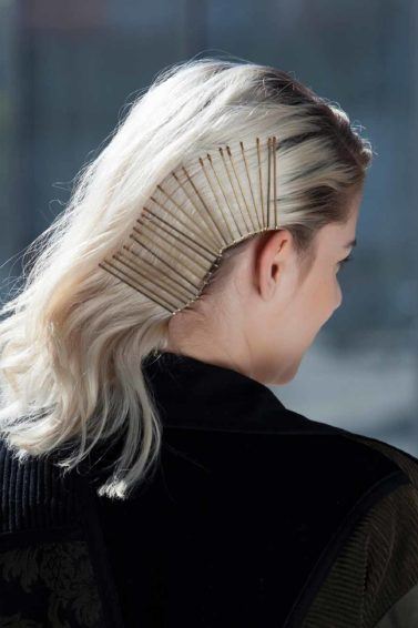 modelo grampos no cabelo, estilo sidecut