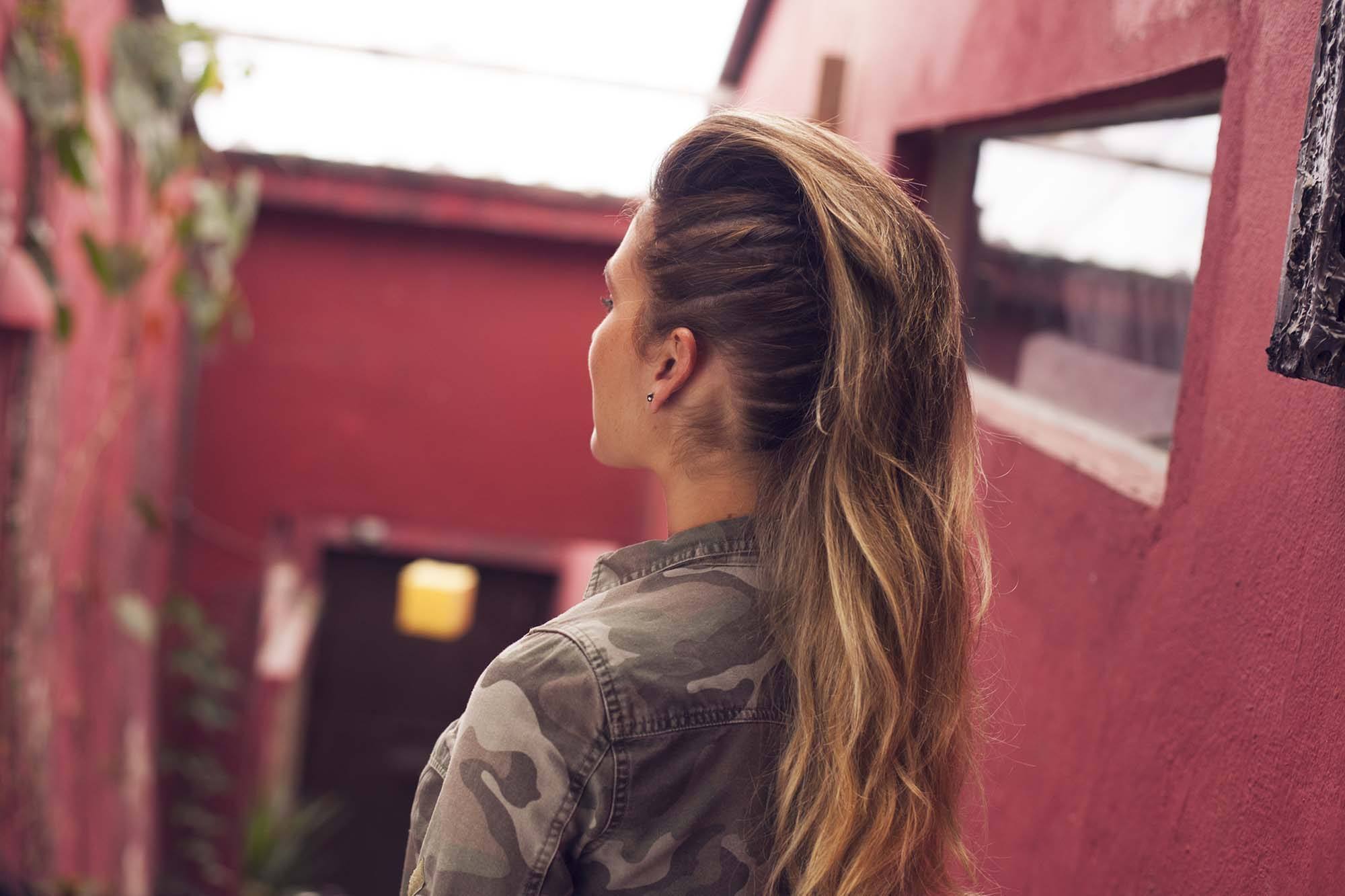 5 estilos de topete feminino para você apostar
