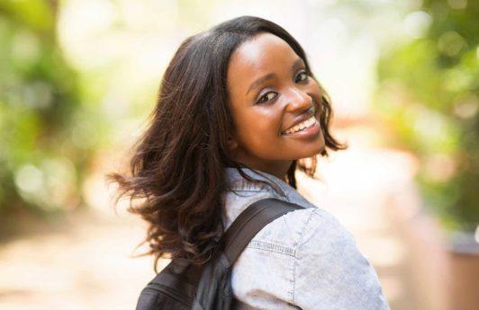 Saiba o que fazer se queimar o cabelo com secador