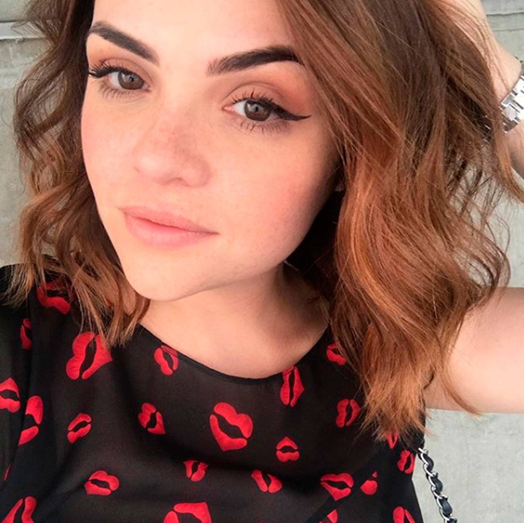 Karol Pinheiro com cabelo ruivo perfeito