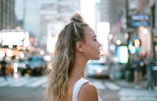 Como recuperar cabelo descolorido? Com estes 3 tratamentos aqui!