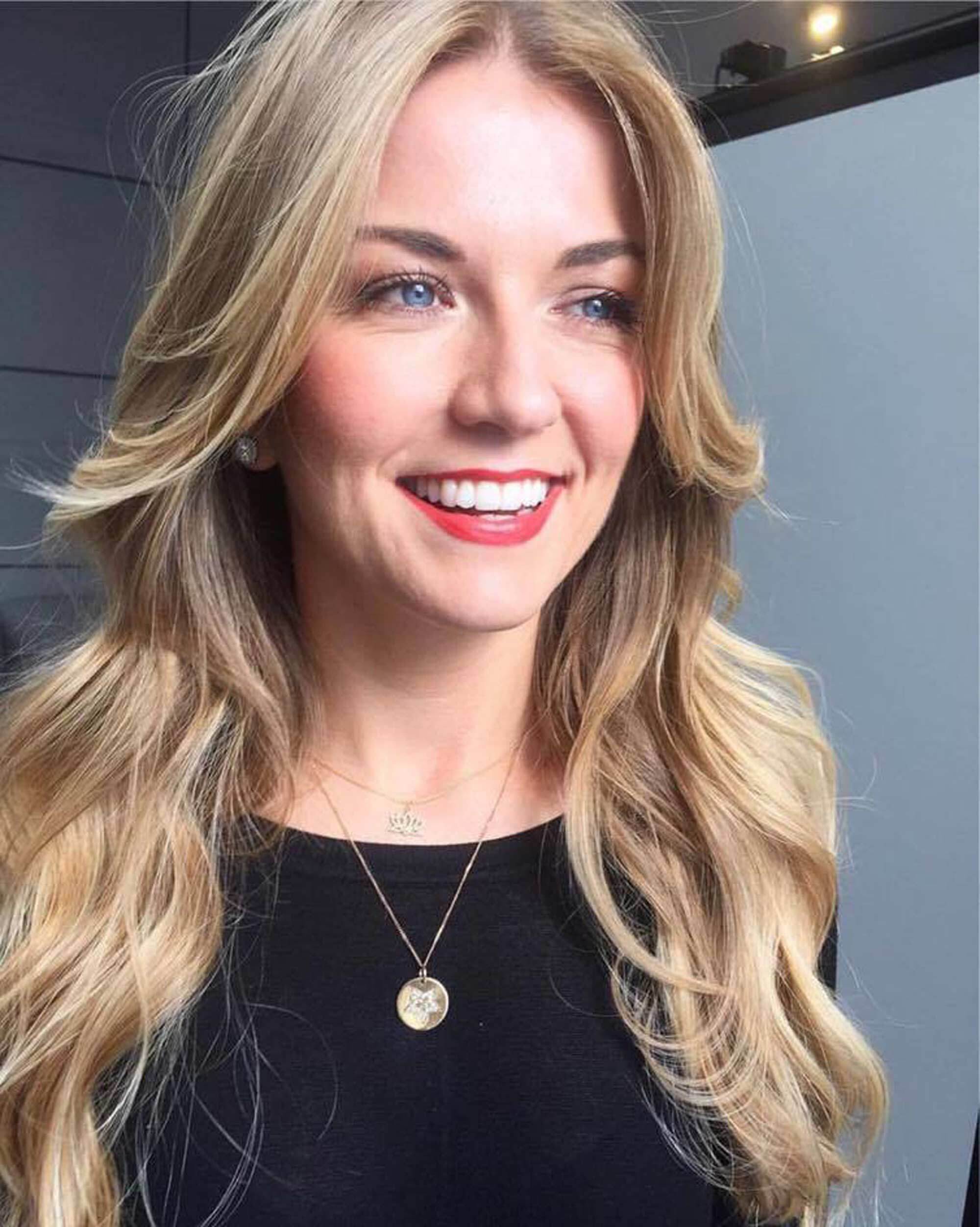 Adeus, balayage! Saiba sobre a tendência do palm painting, técnica de colorir o cabelo com a mão