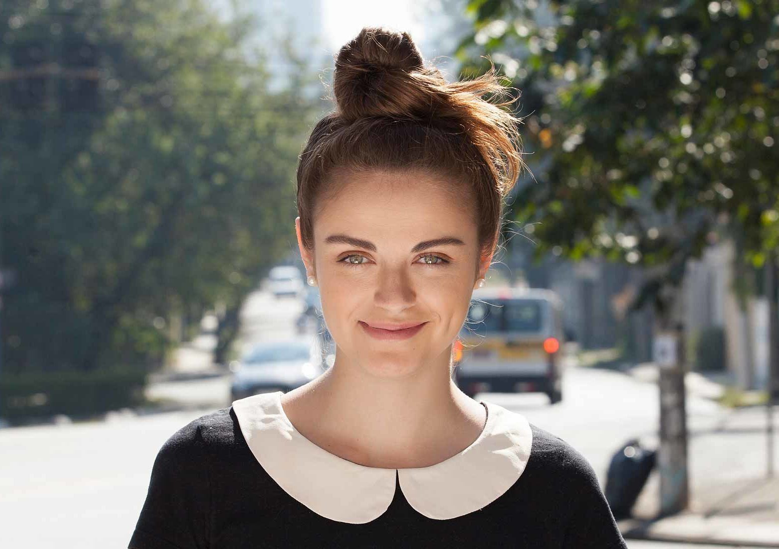 Coque bagunçado: aprenda 3 versões do penteado e inspire-se em fotos!