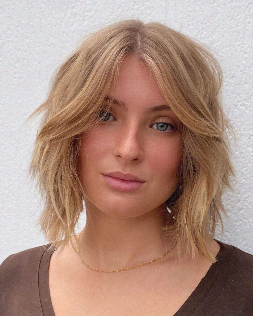 franja bardot em corte long bob