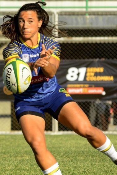 Isadora Cerullo durante partida de rugby